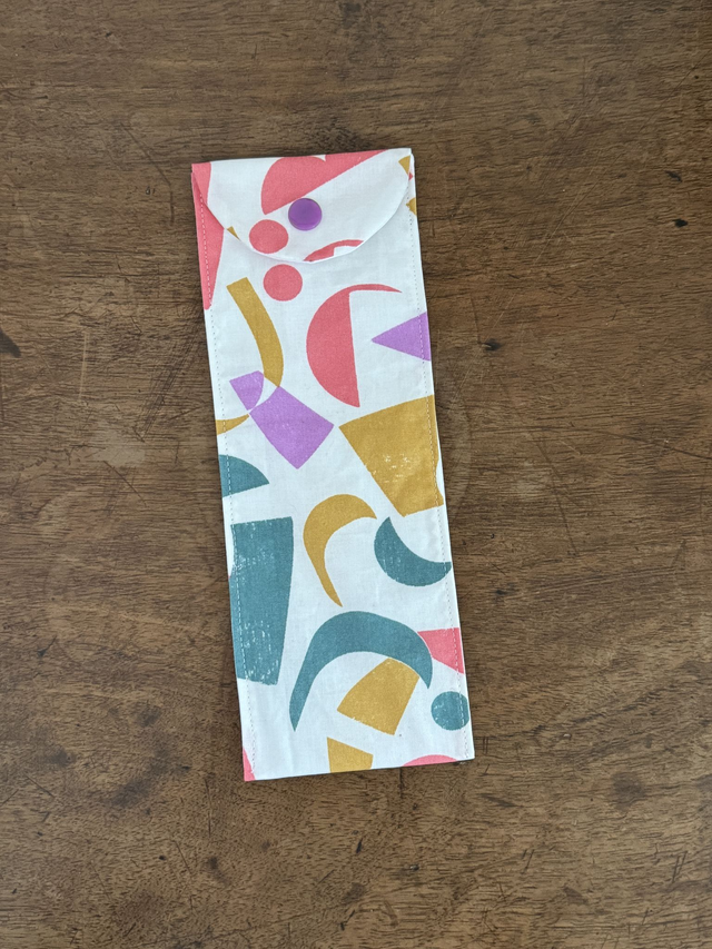 Étui à brosse à dents / ou à couverts