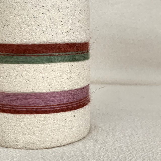 Petit vase grès chamotté tissé laine