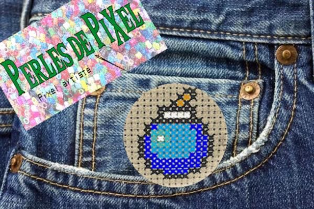 Bombe Zelda Badge ou porte clé brodé à la main pixel art