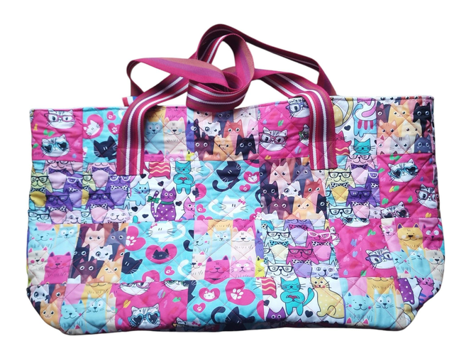 Grand sac &quot;fourre tout&quot; en patchwork de coton matelassé imprimé chats