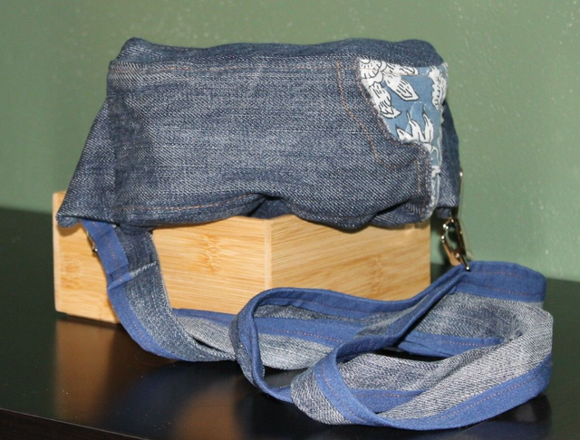 Olan yli- sekä - vyölaukku