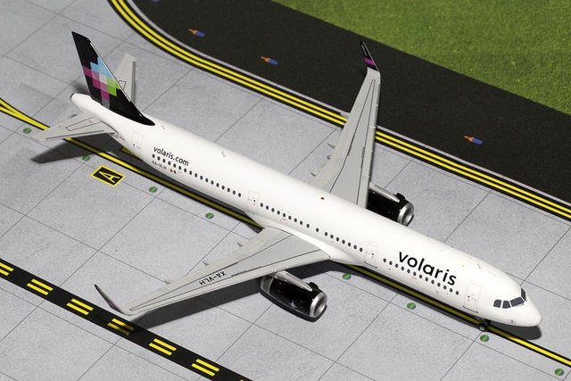 Airbus A321 Volaris XA-VLH