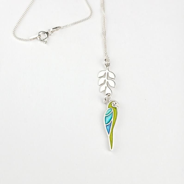 Collier "Perroquet" en émail champlevé sur argent 