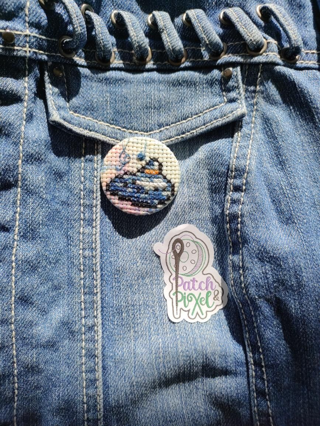 Ocarina Badge ou porte clé brodé à la main pixel art