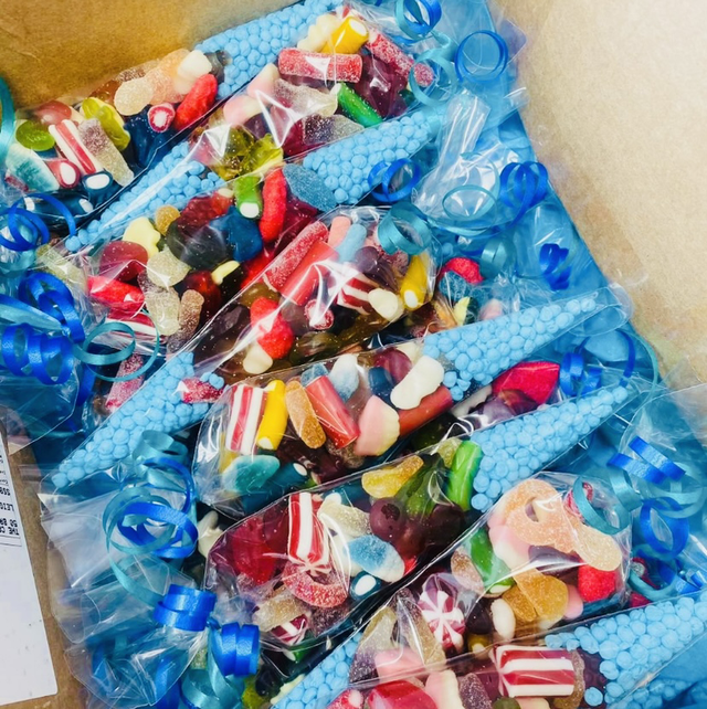 25 x blue bundle sweet cones