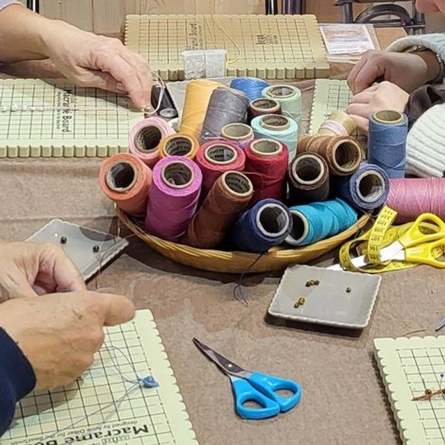 Samedi 24/01/2026 Atelier bijoux micro-macramé 1/2 journée AP