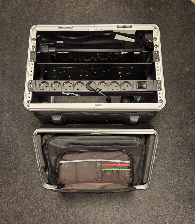 Rack case med hjul Gator GRR-6L, pimpad