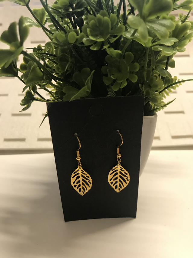 Gold Colour Short Dangling - Ref-GCD02