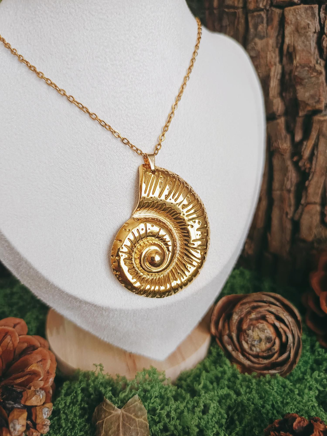 COLLIER - MOONLIGHT SHELL