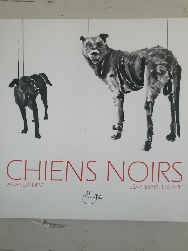 Chiens noirs