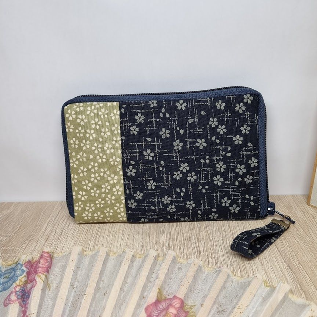 Portefeuille court zippé &quot;Sakura&quot; vert &amp; bleu marine