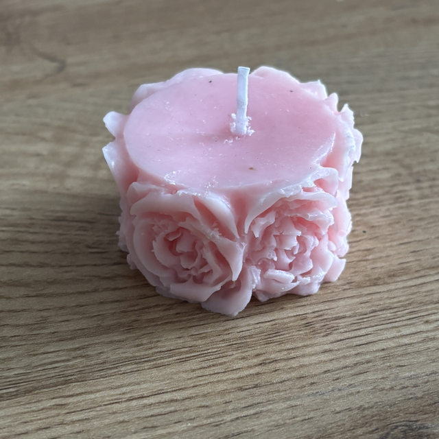 Žvakė rožės 
