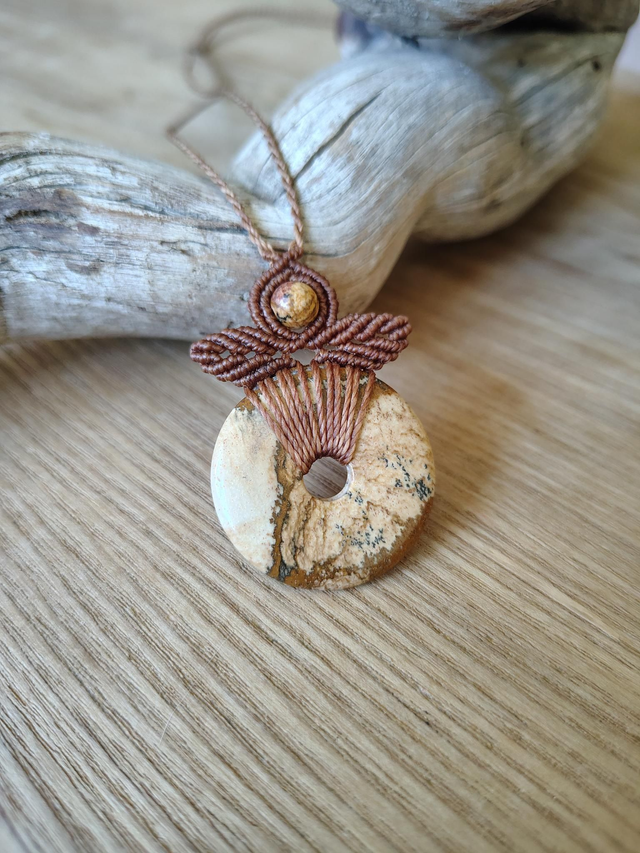 Colliers donuts en macramé