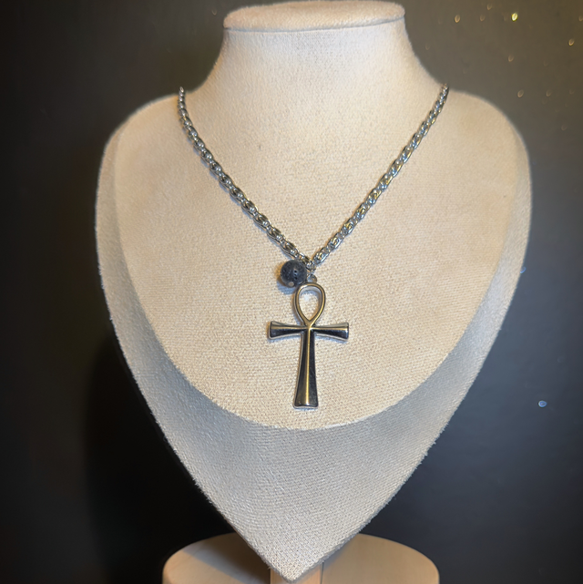 Collier classique ankh pierre de lave 