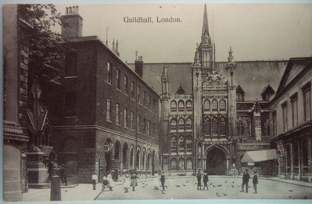 Guildhall, London - Vintage Postcard W.B. No.124 - Our Ref A239  £2.00