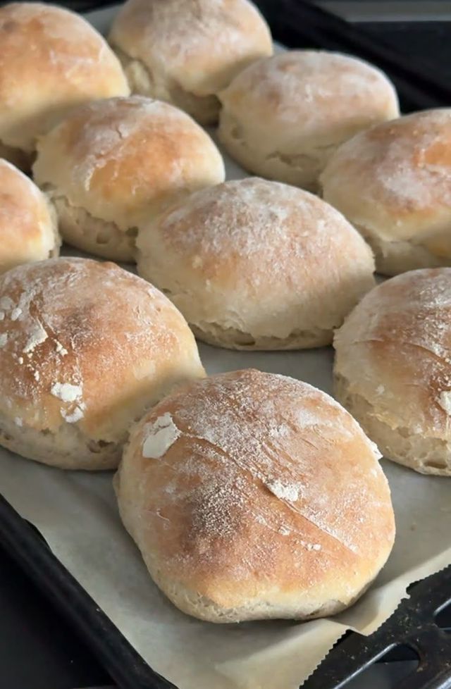 Kaura-ruis-vehnä sämpylä