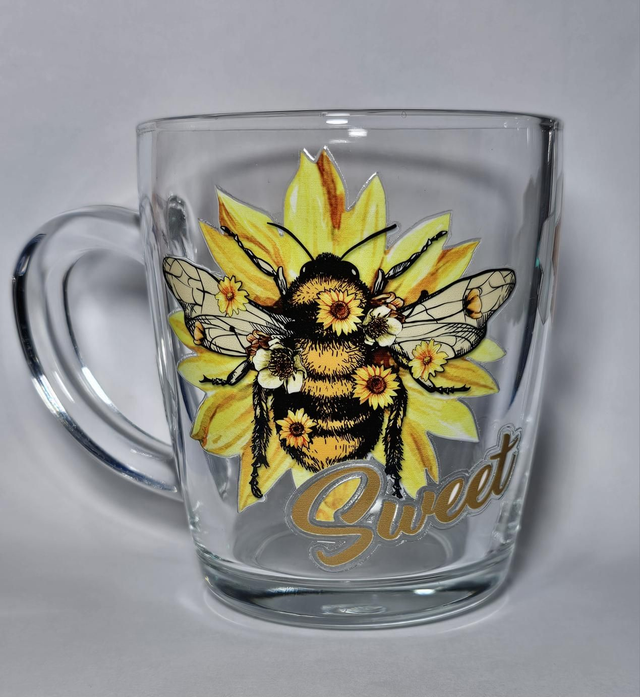 Bee glass