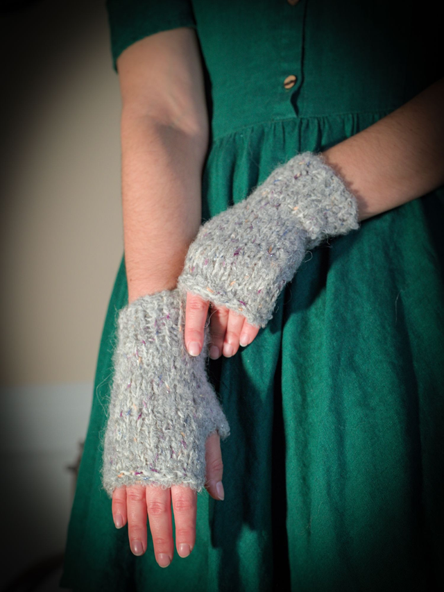 Mitaines grise bouclés et confettis