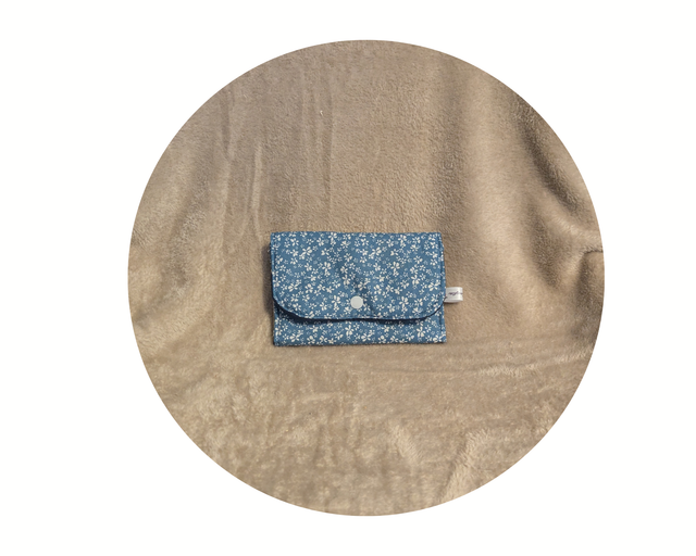 Pochette à barrettes et chouchous bleue