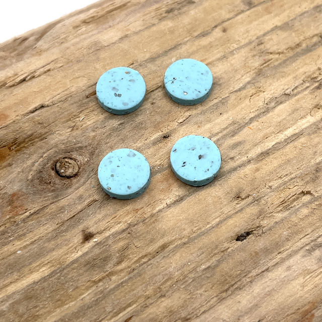 Recharge midi blue studs