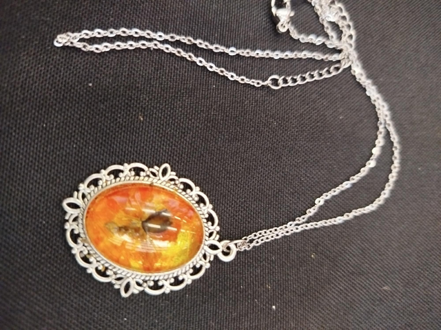 Pendentif fleur orange 