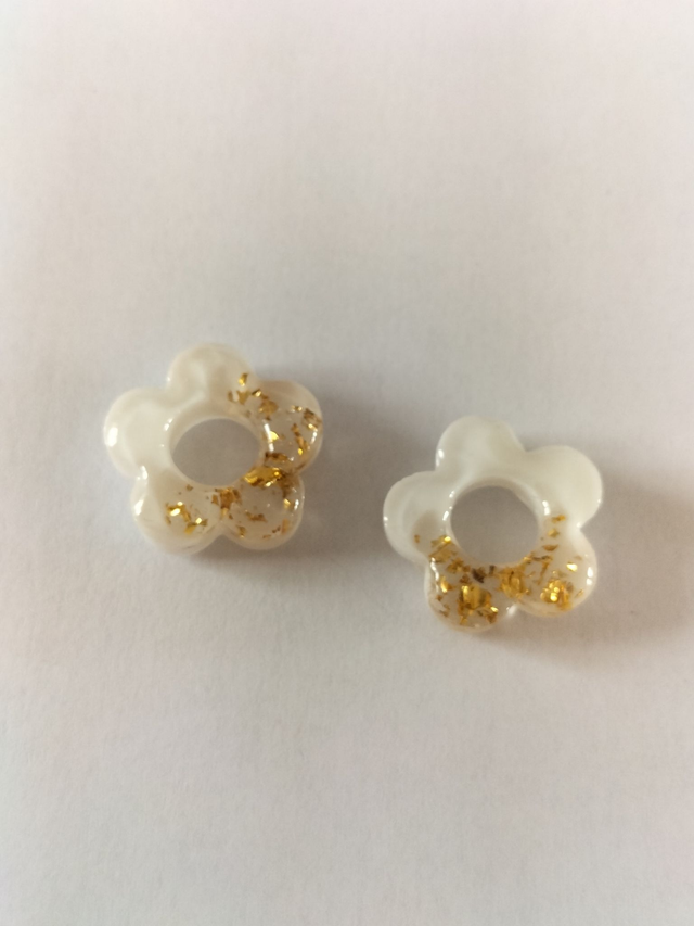 Pampilles fleurs blanches et or