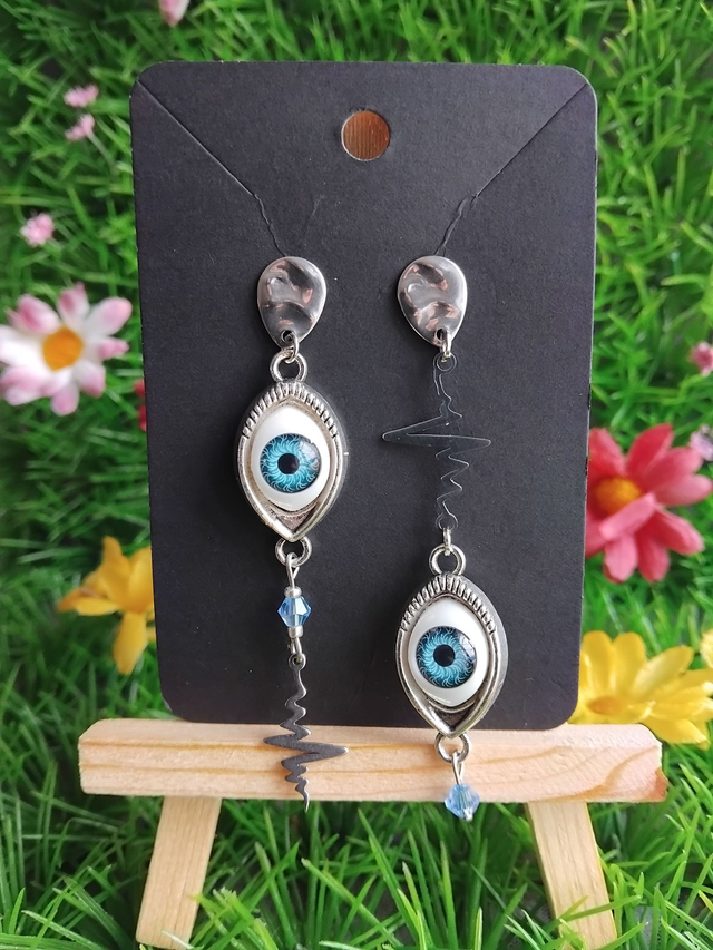boucles d'oreilles beaux yeux bleus