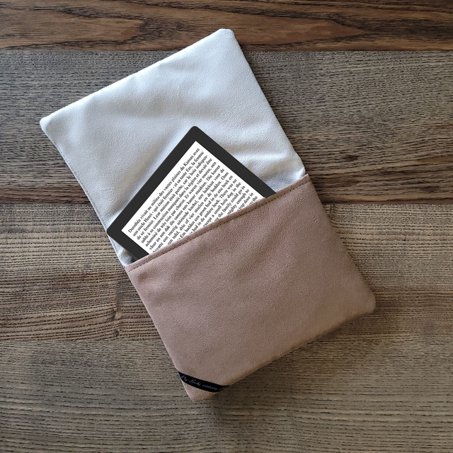 Etui liseuse rembourré : Suédine beige et marron