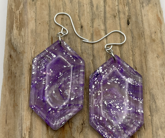 Large hexagon dangles