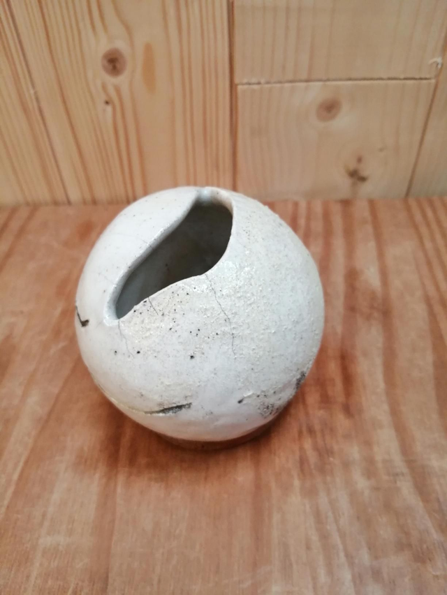 Vase petite boule blanc crevasses grises