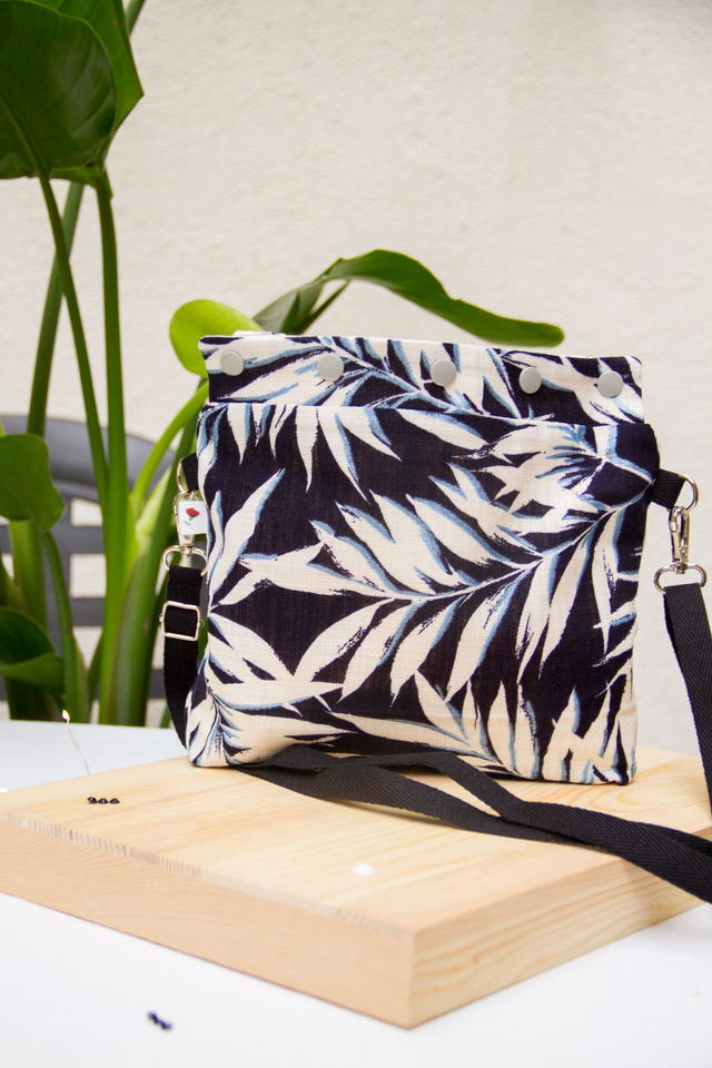 Bolso bandolera Shiny Light Blue