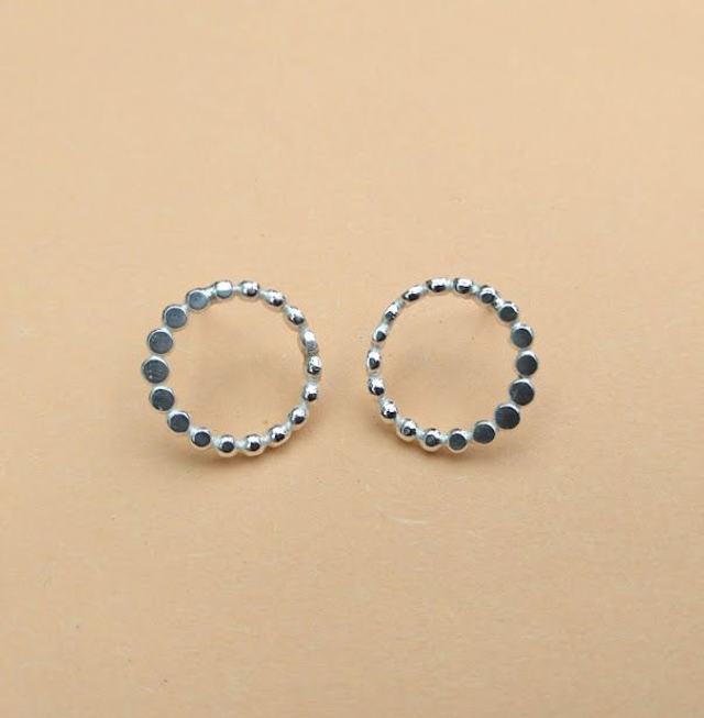 Oorstekers zilver gesmeed pareldraad