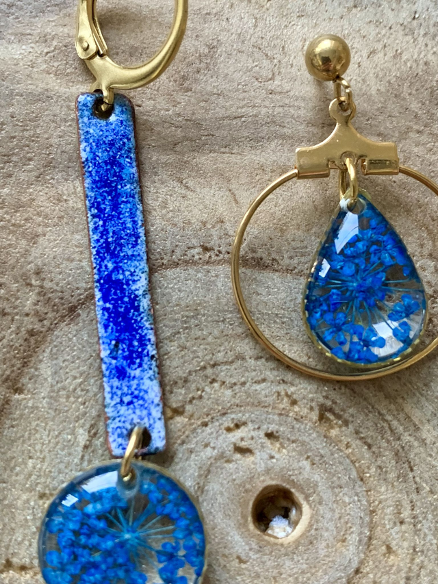 Pièces uniques - Boucles d'oreilles émaillées avec fleurs séchées
