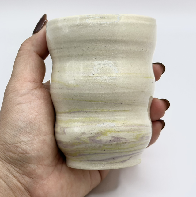 Tasse bulle en céramique – Terre mélée taro matcha, pièce artisanale unique