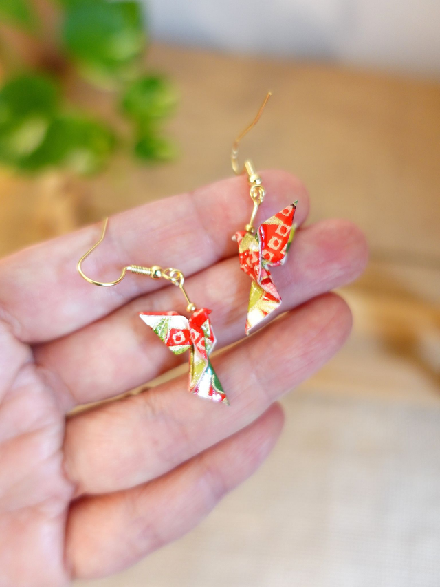 Origami Colombe, oiseau / INOX doré / Boucles d'oreilles / Papier japonais washi / Rouge, vert, or / Bijou japonais origami /