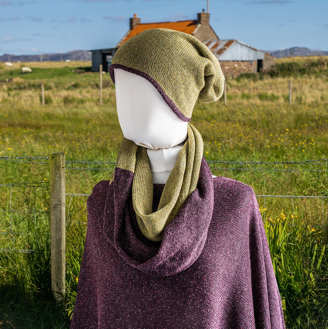 Highland reversible beanie. Slouch beanie. Unisex beanie. Green and Wine beanie. Merino and silk hat. Hats. 