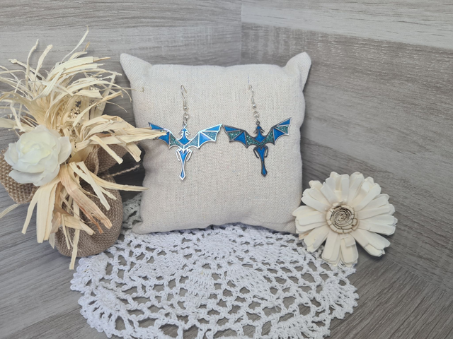 Boucles d&#039;oreilles argentées dragon Légères Et Hypoallergénique