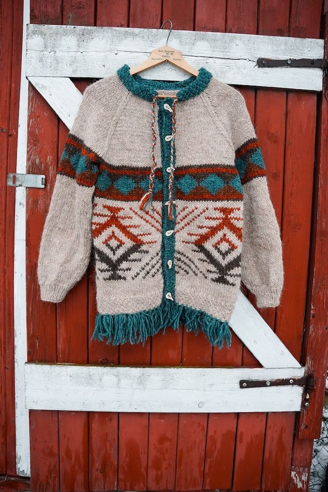 Kobuk Jacket Kit - Col 04 (Wheat and Teal Álafosslopi) - Wool &amp; Pattern - Linka Neumann