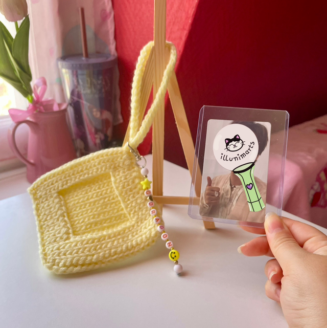 Toploader en crochet jaune porte-clé G-Dragon