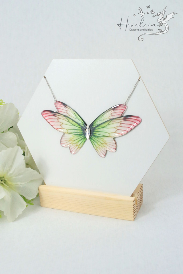 Green and red fairy necklace