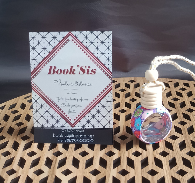 Diffuseur pour voiture " Rond contour fleurs "