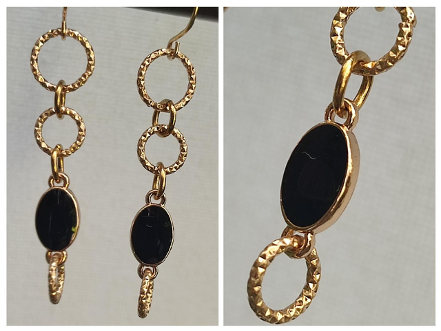 Email noir et cercle ciselé doré, fermoirs en acier inoxydable doré -sans nickel