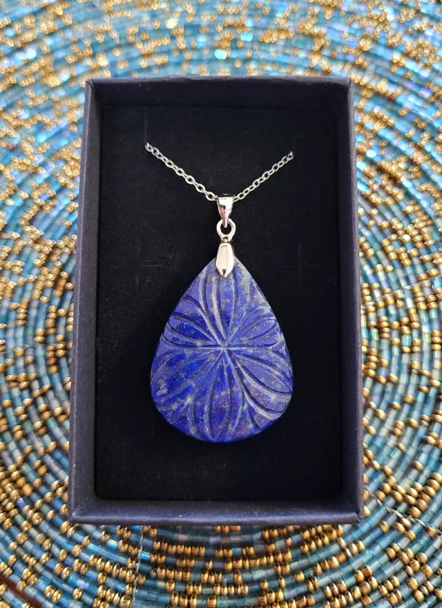 Pendentif Lapis-lazuli gravé