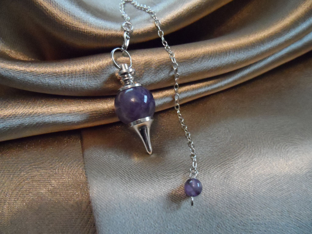 Pendule de radiesthésie en améthyste