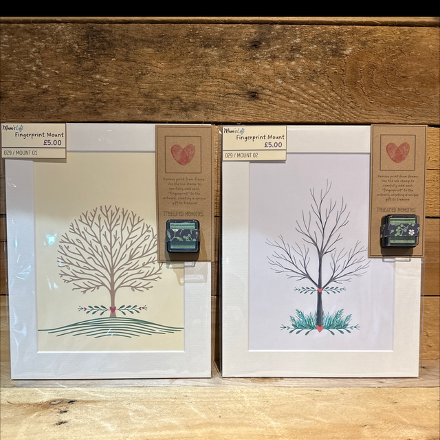 Fingerprint Tree Mount with Hearts 