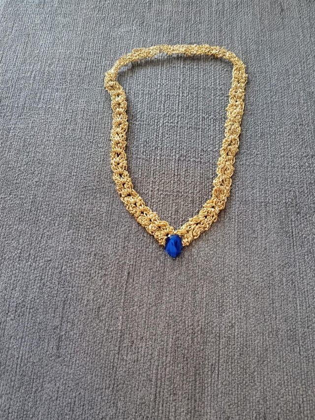 Collier cabochon bleu 