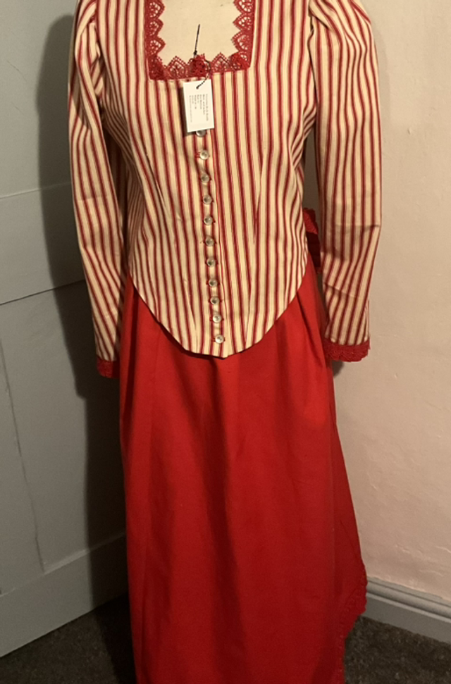 Bustle skirt and jacket 012