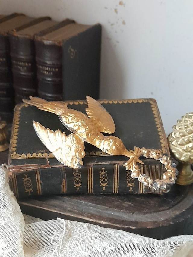 oiseau doré d'ornement de globe de mariée ancien