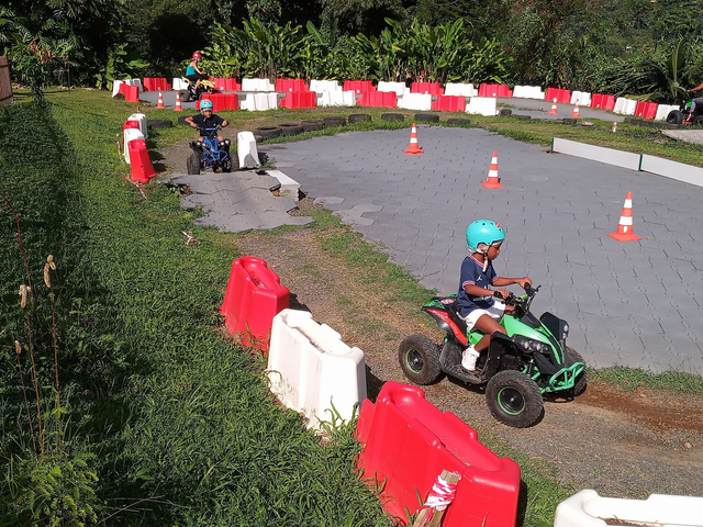 1 Heure de quad enfants Bicato sur la piste du Gros Morne entre 10h00 et 18h00. Réservation du créneau au 0696941265