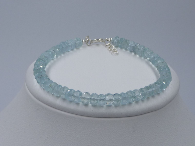 Bracelet en Aigue-marine facetté qualité joaillerie